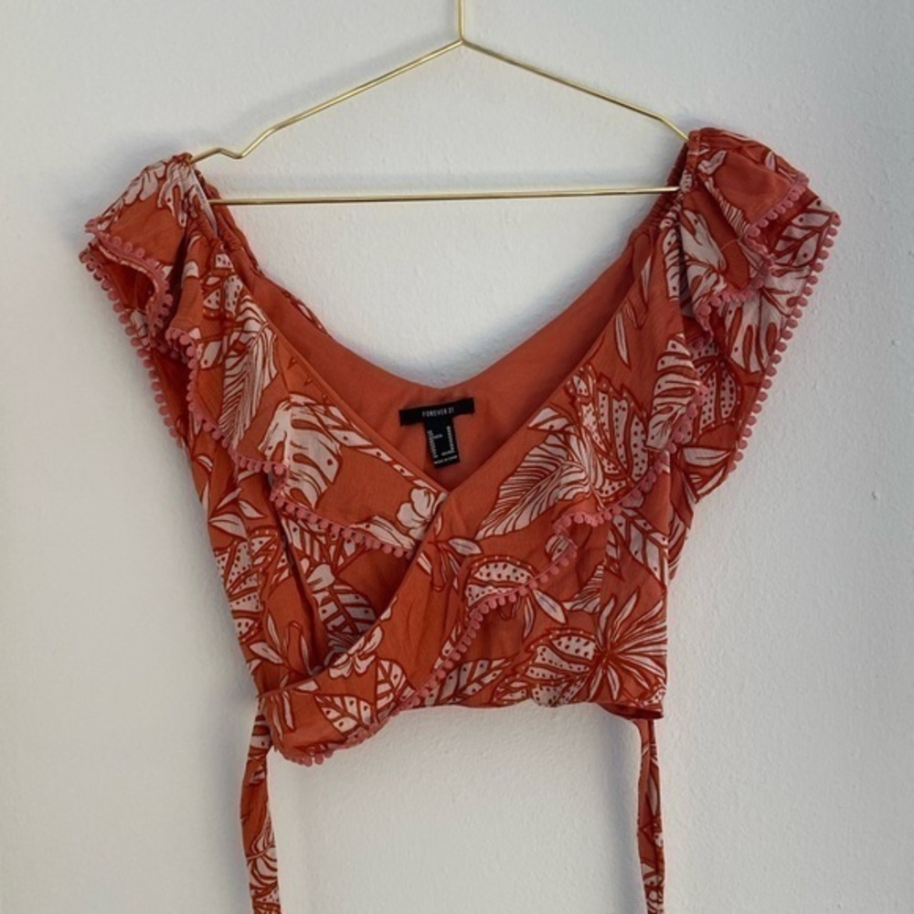 Forever 21 Orange Floral Cross Crop Top Sz. M